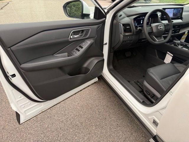 2026 Nissan Rogue Platinum - Photo 14