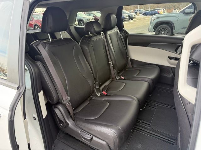 2022 Kia Carnival LXS